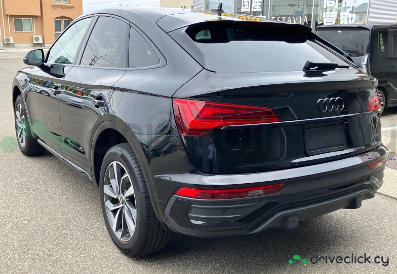 Audi Q5 Sportback Черный