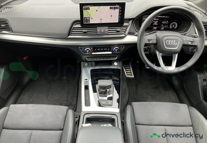 Audi Q5 Sportback Черный