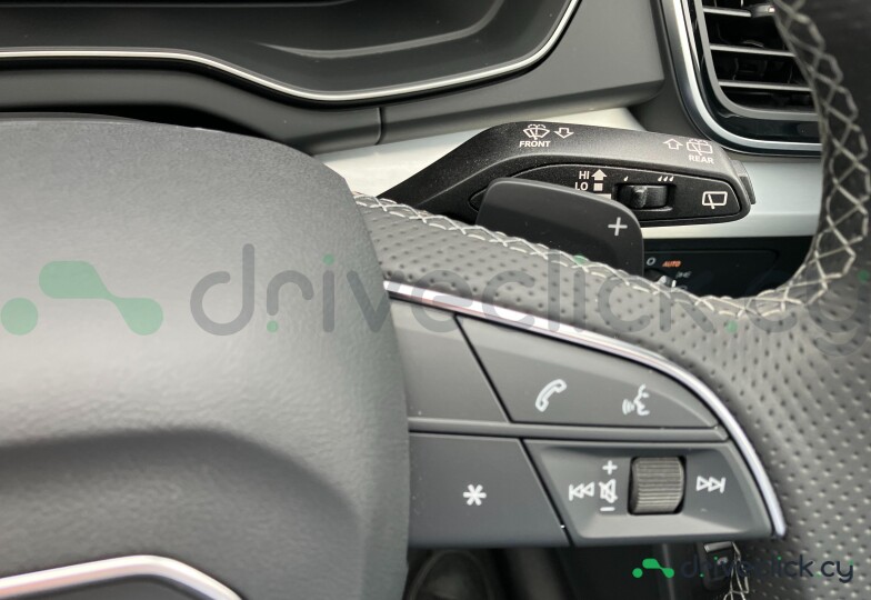 Audi Q5 Sportback Черный