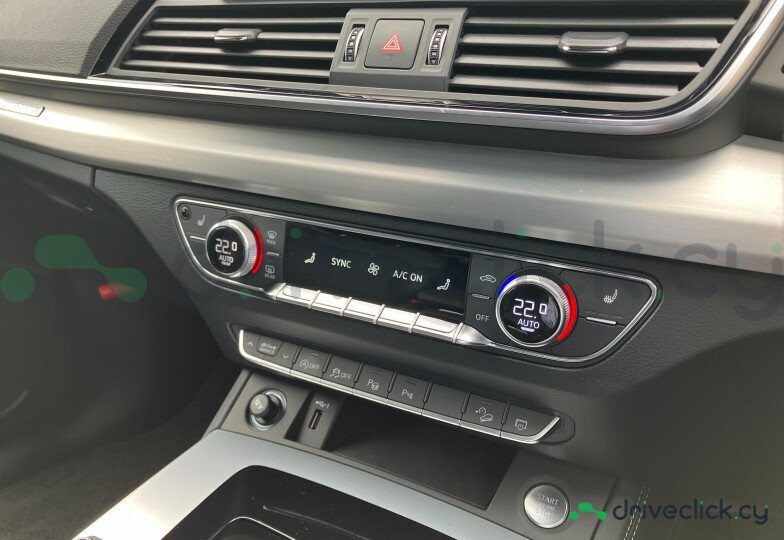 Audi Q5 Sportback Черный