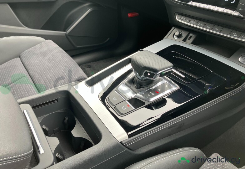 Audi Q5 Sportback Черный
