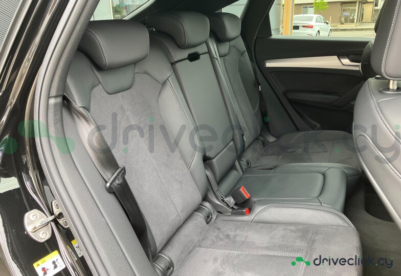 Audi Q5 Sportback Черный