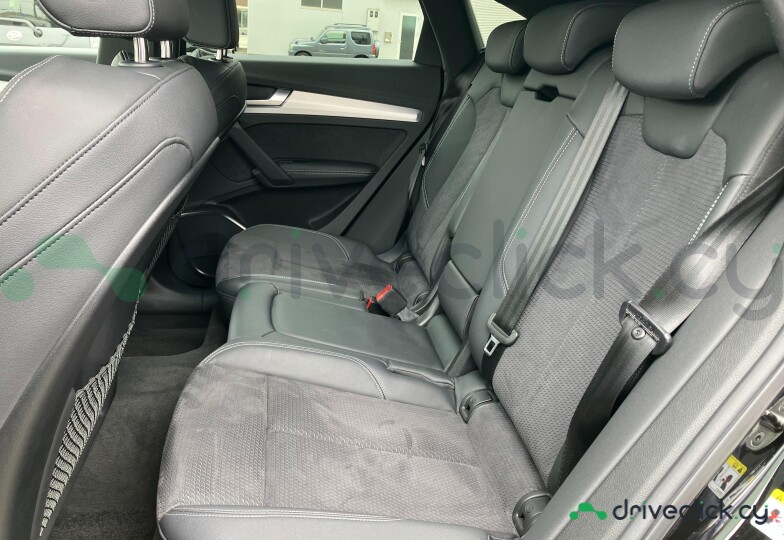Audi Q5 Sportback Черный