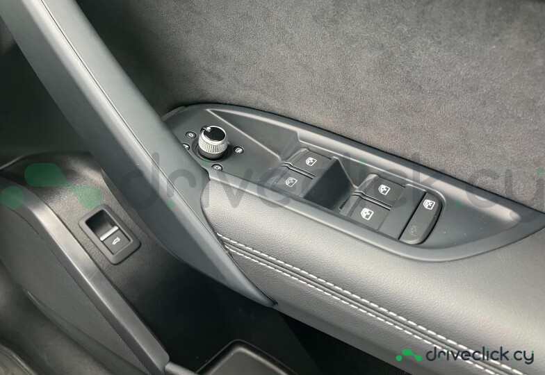 Audi Q5 Sportback Черный