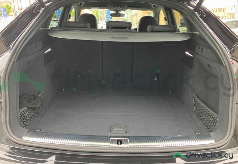 Audi Q5 Sportback Черный