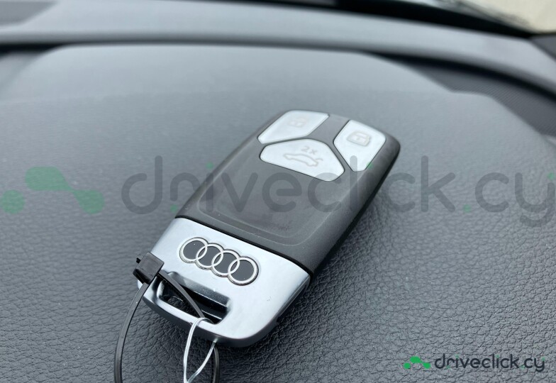 Audi Q5 Sportback Черный