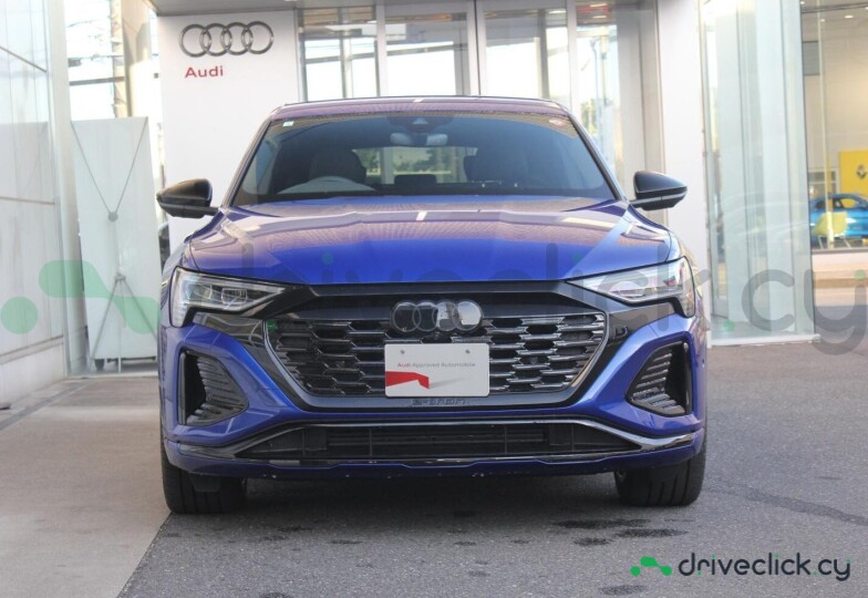 Audi Q8 Sportback e-tron Blue