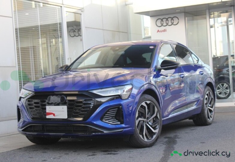 Audi Q8 Sportback e-tron Blue