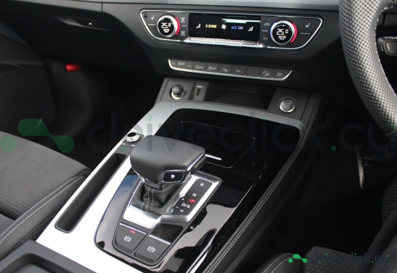 Audi Q5 Sportback Белый