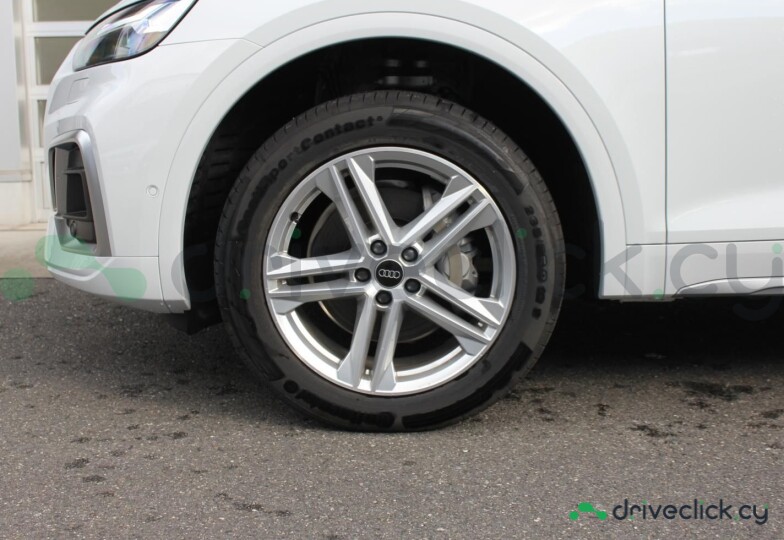 Audi Q5 Sportback Белый