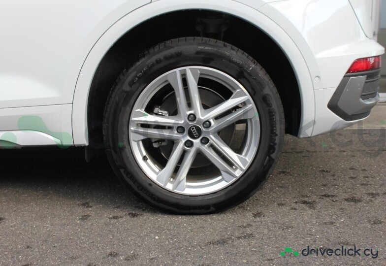 Audi Q5 Sportback Белый