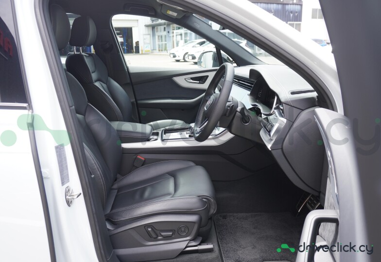 Audi Q7 Белый
