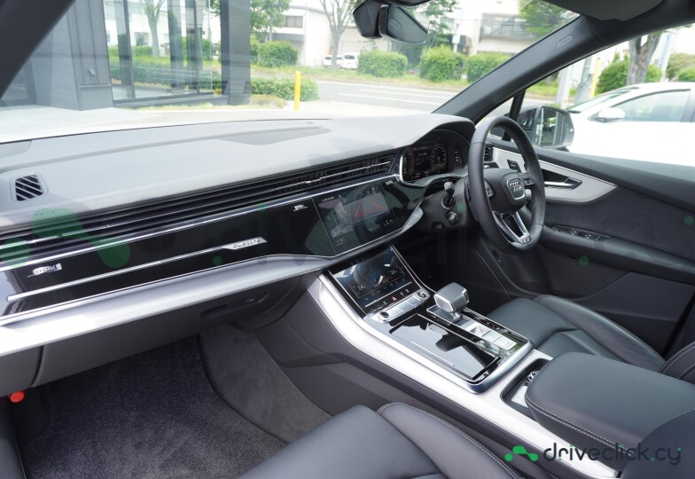 Audi Q7 Белый