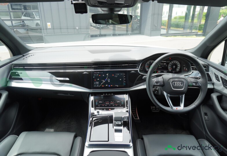 Audi Q7 Белый
