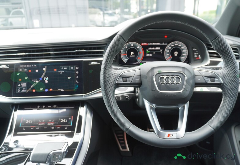 Audi Q7 Белый