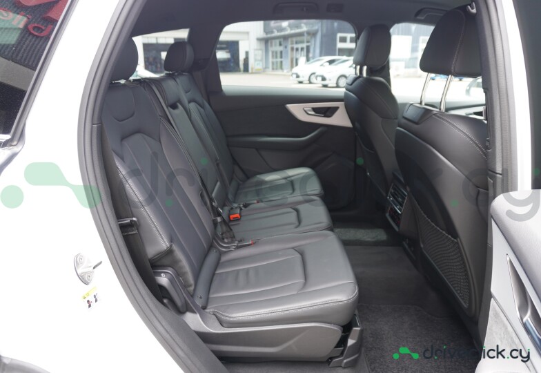 Audi Q7 Белый