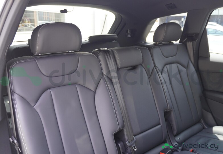 Audi Q7 Белый