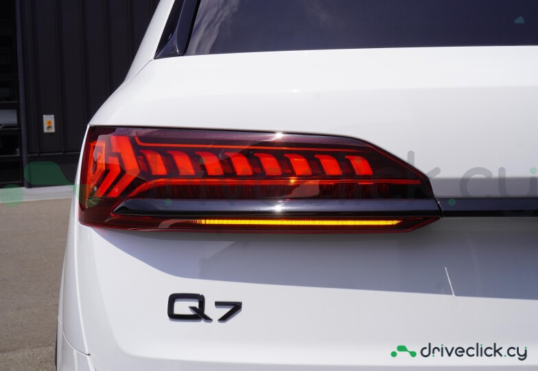 Audi Q7 Белый