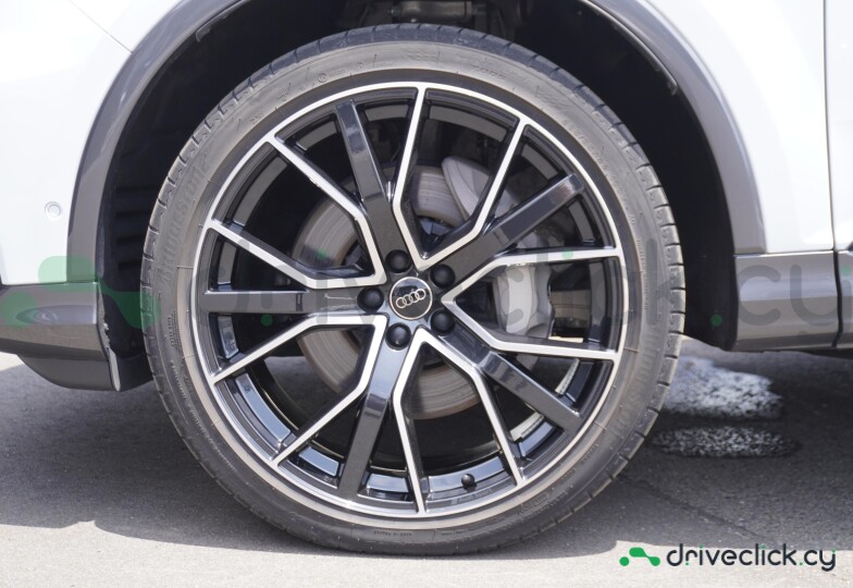 Audi Q7 Белый