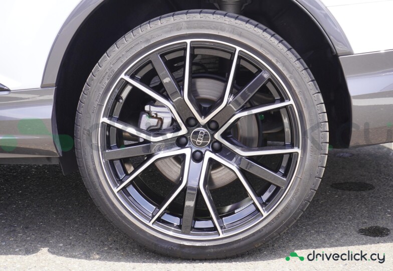 Audi Q7 Белый