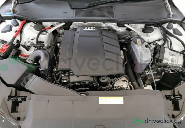 Audi A7 sportback White