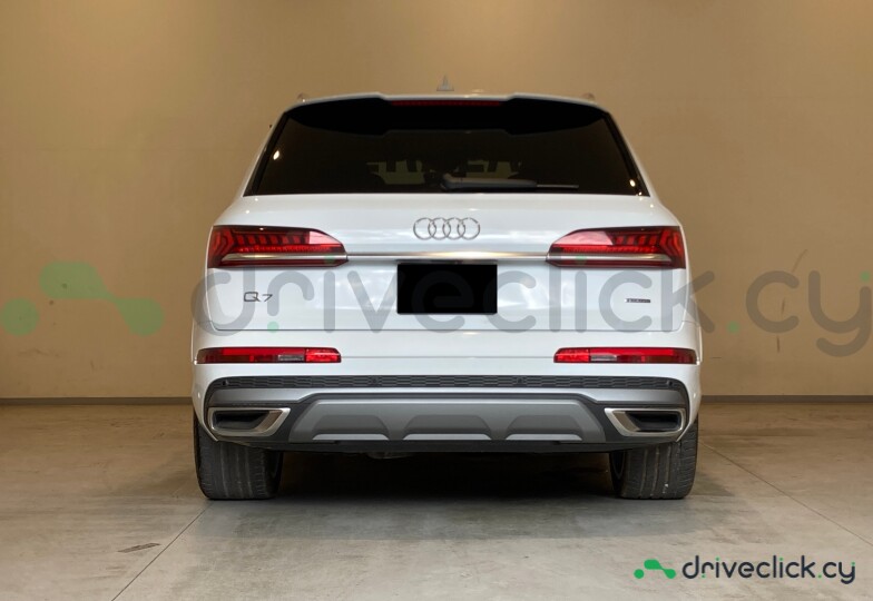 Audi Q7 White