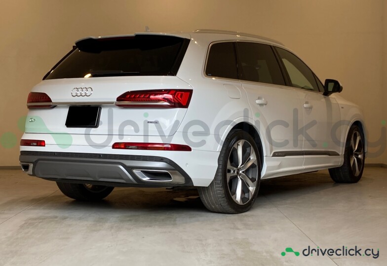 Audi Q7 White