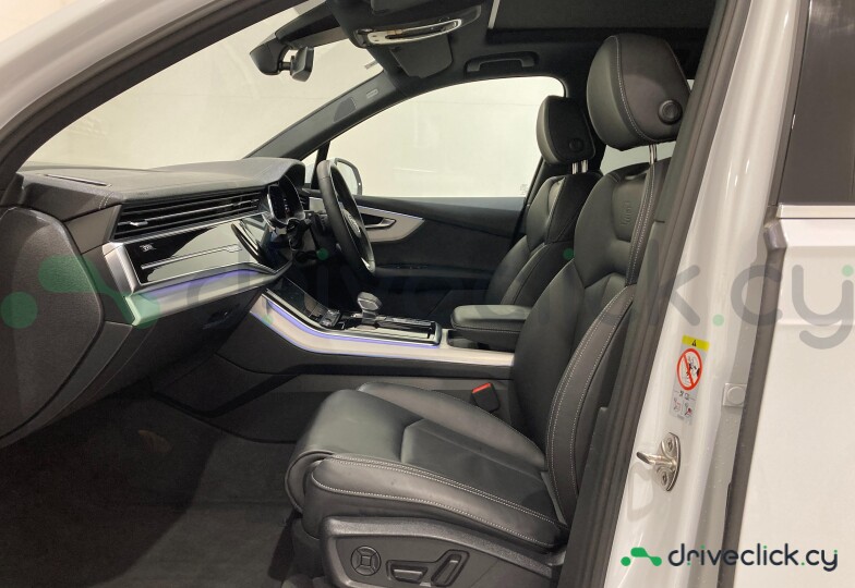 Audi Q7 White