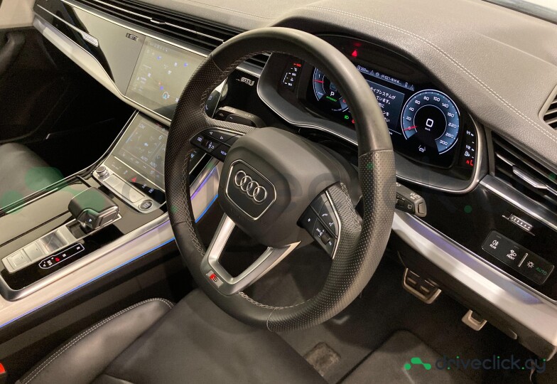 Audi Q7 White