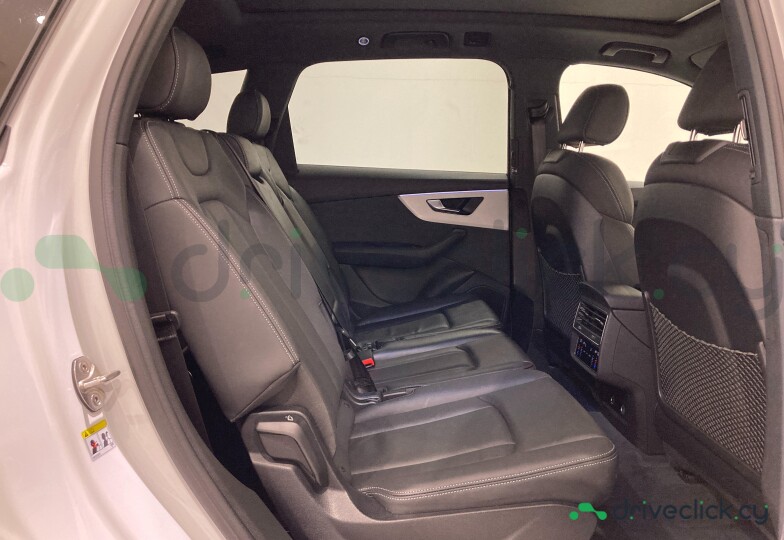 Audi Q7 White