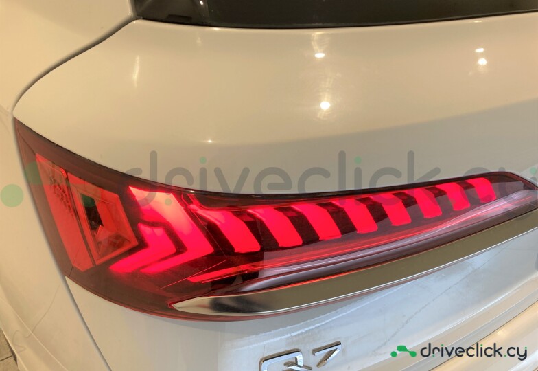 Audi Q7 White