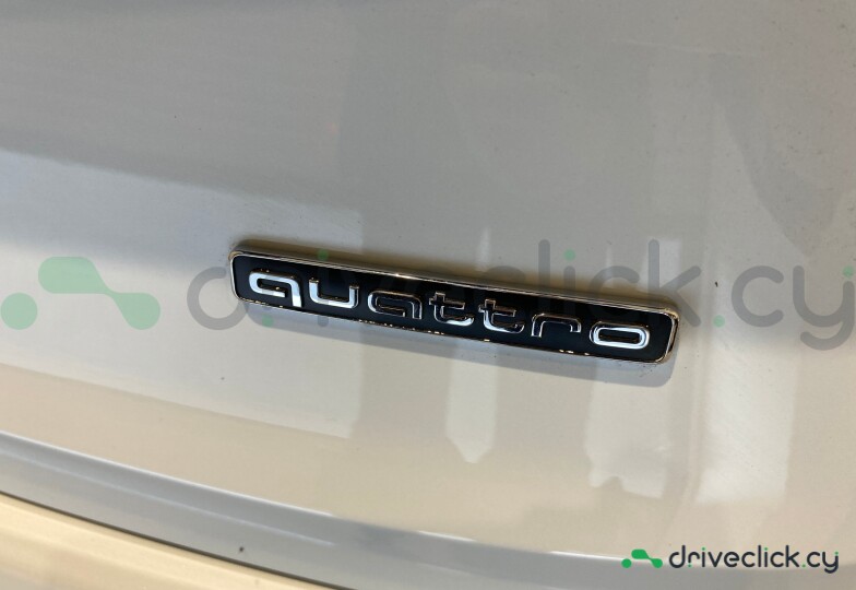 Audi Q7 White