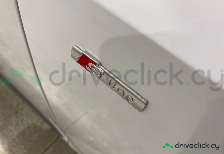 Audi Q7 White
