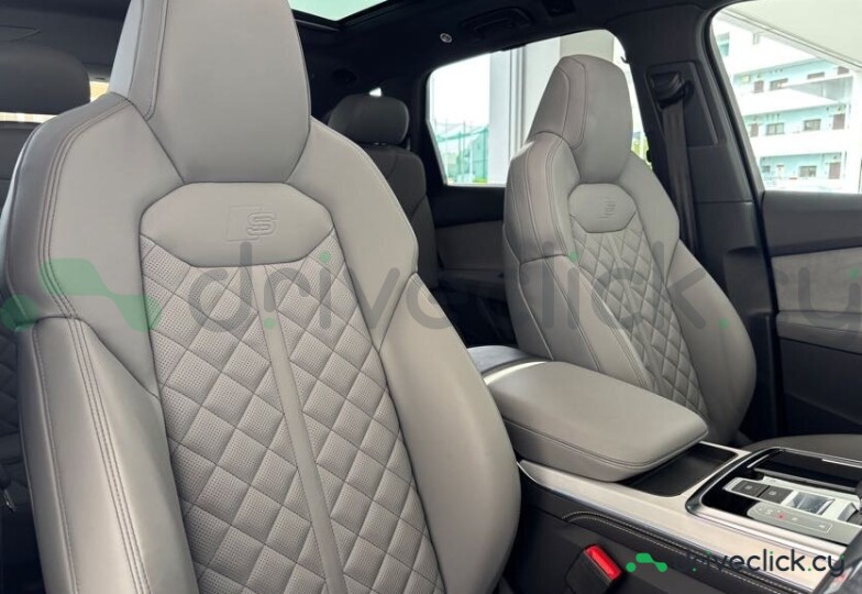 Audi Q7 Blue