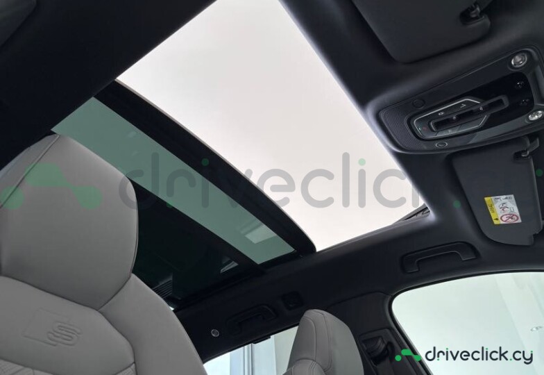 Audi Q7 Blue
