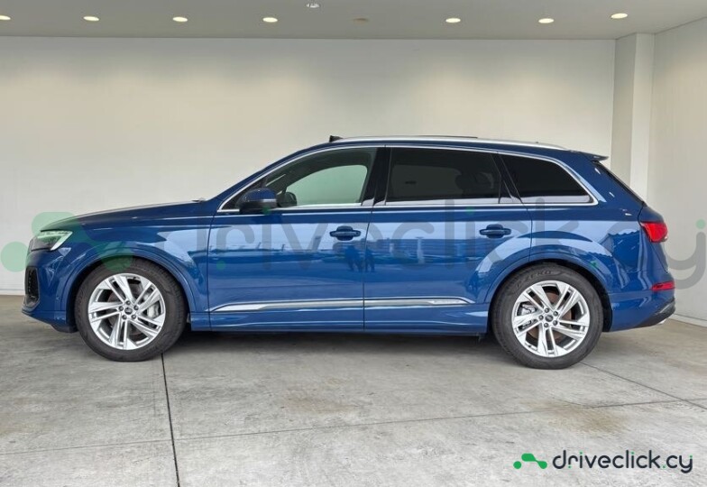 Audi Q7 Blue