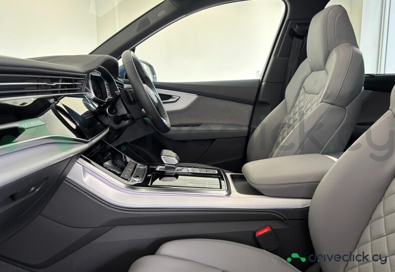 Audi Q7 Blue
