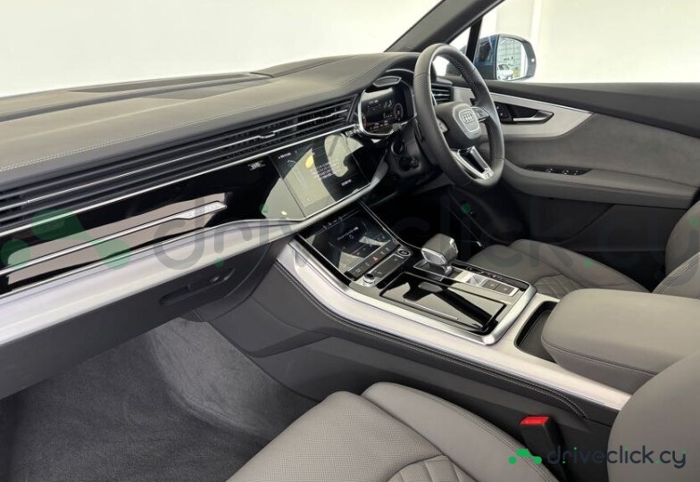 Audi Q7 Blue