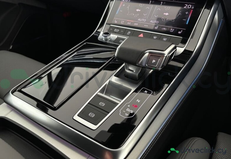 Audi Q7 Blue