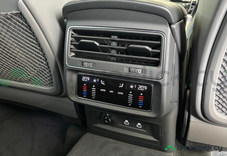 Audi Q7 Blue