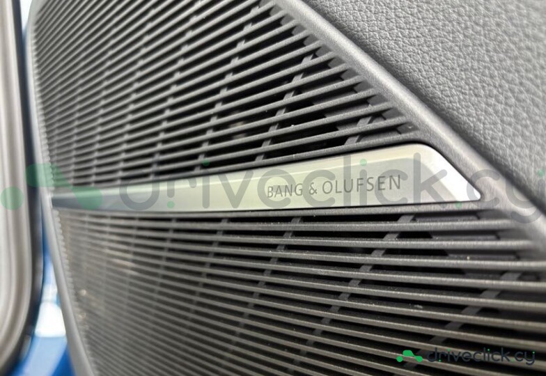 Audi Q7 Blue