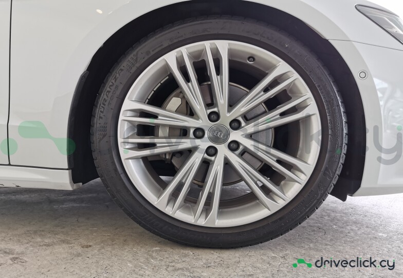 Audi A7 sportback White