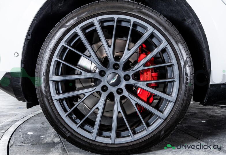Aston Martin DBX White