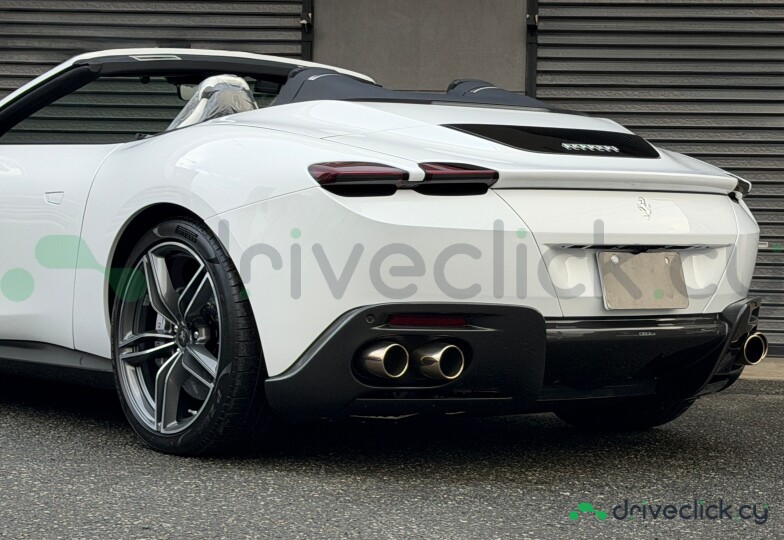 Ferrari Roma Белый