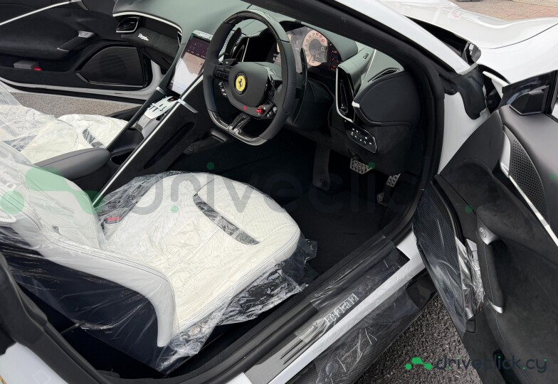 Ferrari Roma Белый