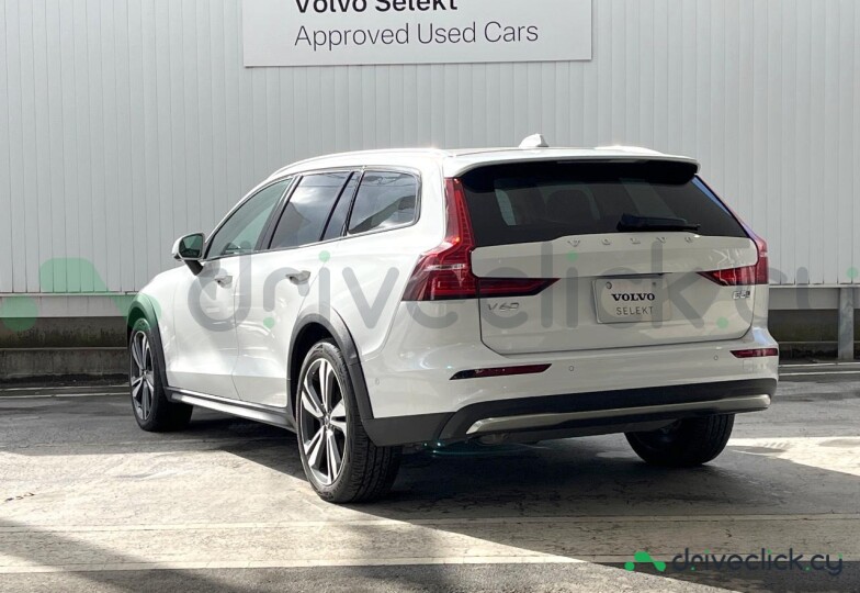 Volvo V60 White