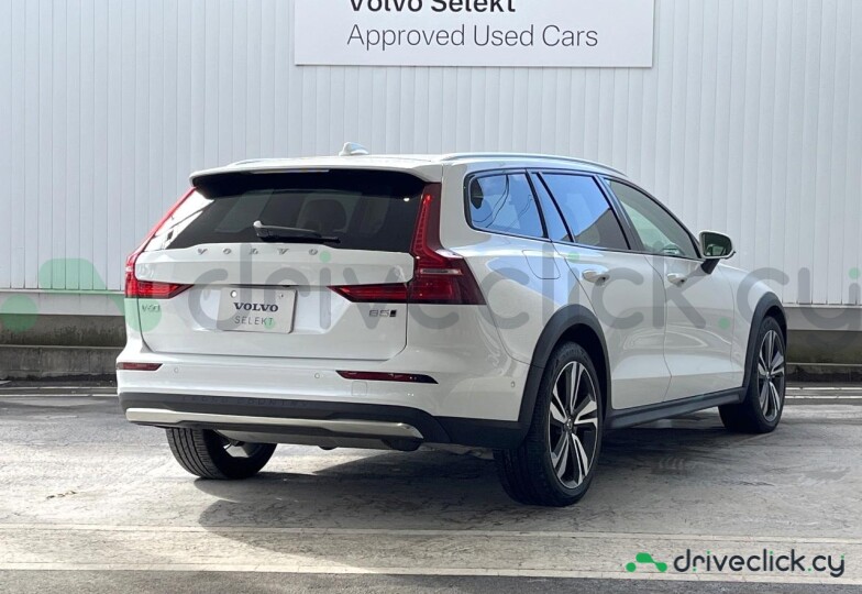 Volvo V60 White