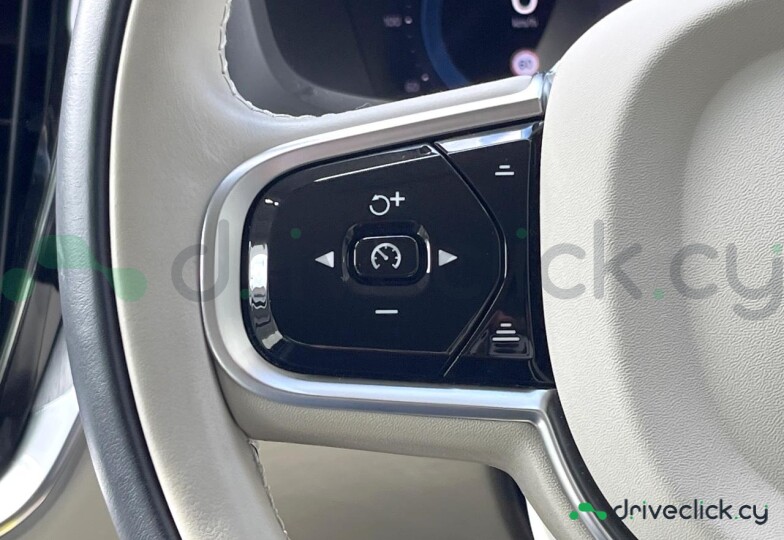 Volvo V60 White