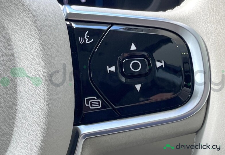 Volvo V60 White