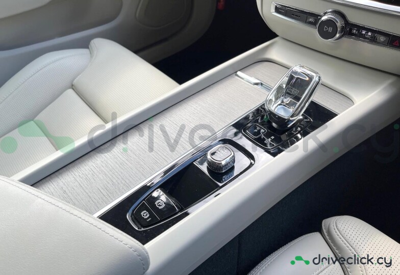 Volvo V60 White